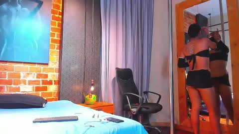 Snapshot of sienna_dark chatting on 03/25/26, 11:27 SinnaDark online show from 03/25/26, 11:27