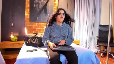 Snapshot of sienna_dark chatting on 03/29/26, 11:10 SinnaDark online show from 03/29/26, 11:10