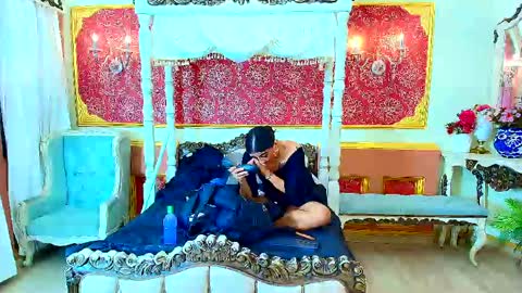 Snapshot of sienna_dark chatting on 05/16/26, 11:31 SinnaDark online show from 05/16/26, 11:31