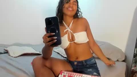Snapshot of sienna_glow chatting on 06/15/26, 03:36 sienna_glow online show from 06/15/26, 03:36