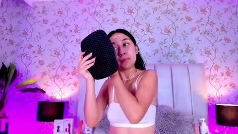 Camila Vargas online show from 02/13/25, 12:11