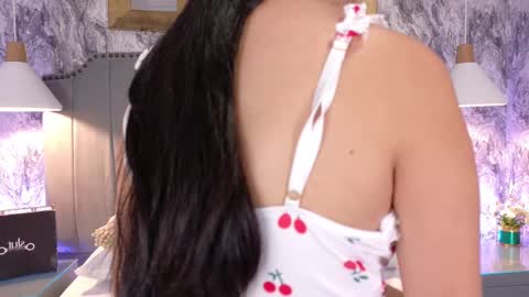 Camila Vargas online show from 10/06/25, 12:13