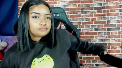 sienna_lux01 online show from 05/20/26, 03:34