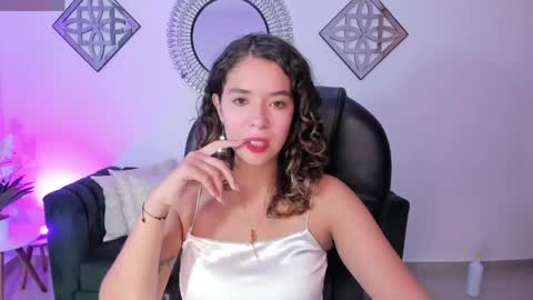 Snapshot of sienna_luxor chatting on 05/01/26, 10:42 siiena online show from 05/01/26, 10:42