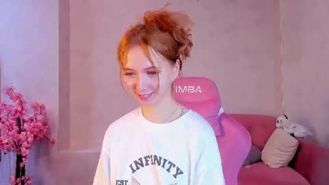 Snapshot of sienna_nyx chatting on 06/25/26, 09:14 Sienna online show from 06/25/26, 09:14