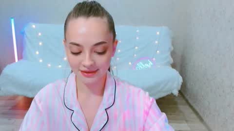 Sienna Mia online show from 05/29/26, 05:00