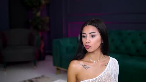 Snapshot of siennaruh chatting on 09/18/25, 11:01 Sienna online show from 09/18/25, 11:01