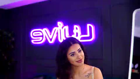 Snapshot of siennaruh chatting on 11/03/25, 11:00 Sienna online show from 11/03/25, 11:00