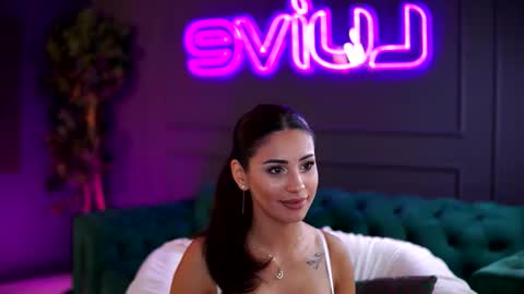 Snapshot of siennaruh chatting on 11/20/25, 10:26 Sienna online show from 11/20/25, 10:26