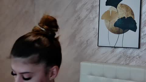 Snapshot of sierra_halle chatting on 02/08/25, 11:22 SIERRA online show from 02/08/25, 11:22