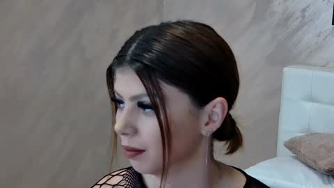 Snapshot of sierra_halle chatting on 02/08/25, 08:10 SIERRA online show from 02/08/25, 08:10