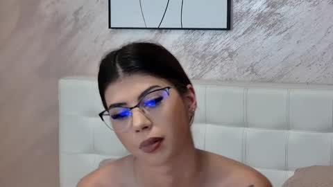 Snapshot of sierra_halle chatting on 02/15/25, 11:58 SIERRA online show from 02/15/25, 11:58