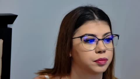 Snapshot of sierra_halle chatting on 02/17/25, 08:26 SIERRA online show from 02/17/25, 08:26