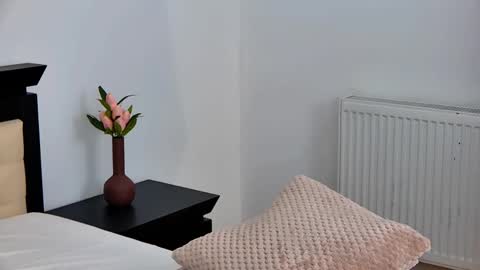 Snapshot of sierra_halle chatting on 03/10/25, 11:16 SIERRA online show from 03/10/25, 11:16