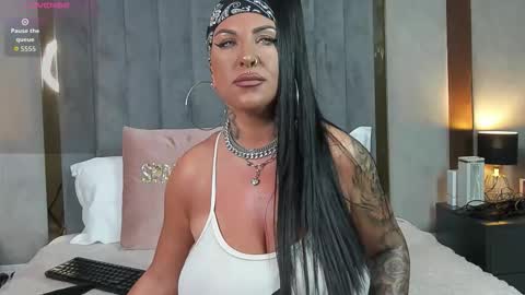 Snapshot of sierra_quinn chatting on 02/21/26, 06:09 Sierra online show from 02/21/26, 06:09