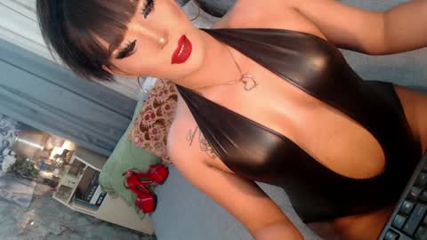 Snapshot of sierrafina_mcbride chatting on 04/07/26, 04:02 Sierrafina online show from 04/07/26, 04:02