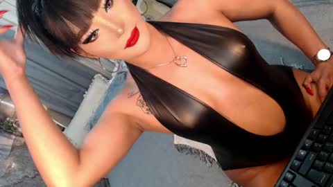 Snapshot of sierrafina_mcbride chatting on 04/12/26, 04:50 Sierrafina online show from 04/12/26, 04:50