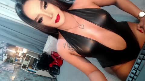 Snapshot of sierrafina_mcbride chatting on 04/29/26, 06:06 Sierrafina online show from 04/29/26, 06:06