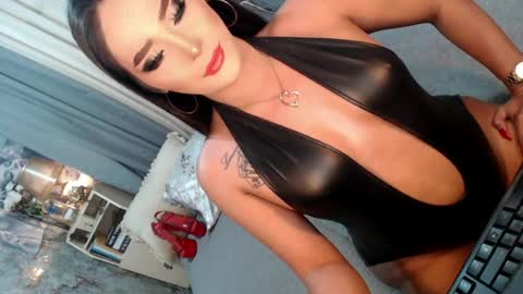 Snapshot of sierrafina_mcbride chatting on 05/04/26, 02:51 Sierrafina online show from 05/04/26, 02:51