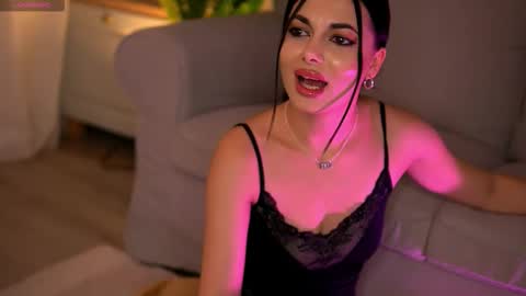 Snapshot of sierravyx chatting on 11/18/25, 11:03 Maria online show from 11/18/25, 11:03