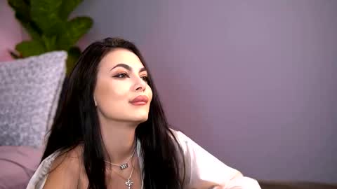 Snapshot of sierravyx chatting on 12/03/25, 11:52 Maria online show from 12/03/25, 11:52