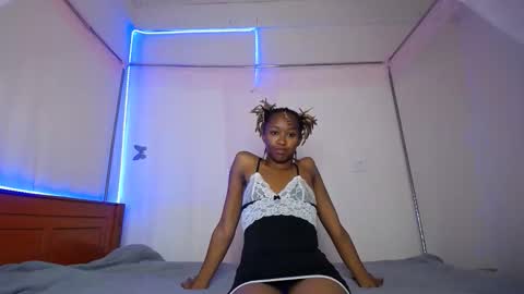 Snapshot of silent_lovie chatting on 03/15/26, 09:04 silent_lovie online show from 03/15/26, 09:04