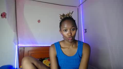 Snapshot of silent_lovie chatting on 04/28/26, 10:09 silent_lovie online show from 04/28/26, 10:09