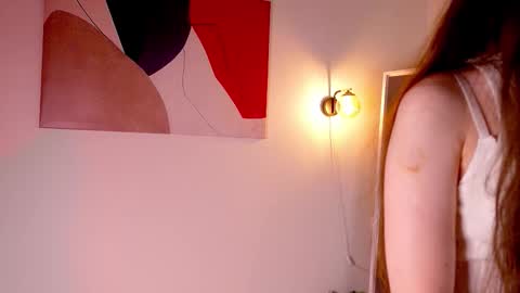 Lily online show from 11/21/25, 08:51