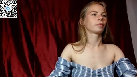 Snapshot of silentpassion567 chatting on 06/21/26, 12:35 JULIANA online show from 06/21/26, 12:35