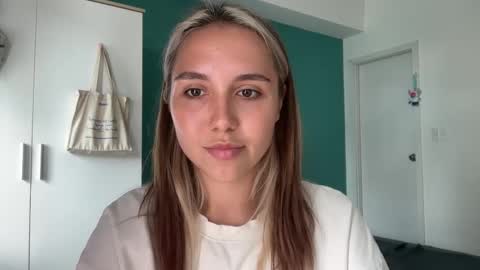 Snapshot of silicia_lu chatting on 03/20/26, 06:18 You fav Miss Si online show from 03/20/26, 06:18