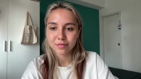 Snapshot of silicia_lu chatting on 03/21/26, 08:19 You fav Miss Si online show from 03/21/26, 08:19