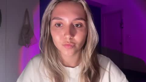 Snapshot of silicia_lu chatting on 03/28/26, 11:54 You fav Miss Si online show from 03/28/26, 11:54