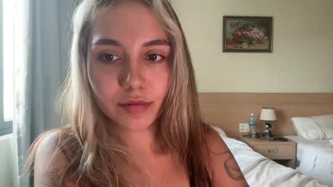 Snapshot of silicia_lu chatting on 04/11/26, 04:17 You fav Miss Si online show from 04/11/26, 04:17