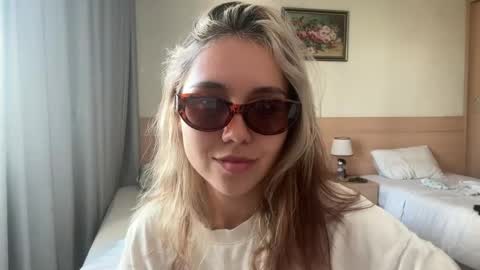 Snapshot of silicia_lu chatting on 04/11/26, 07:45 You fav Miss Si online show from 04/11/26, 07:45