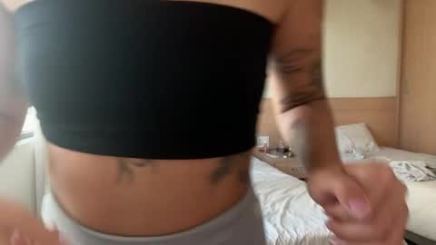 Snapshot of silicia_lu chatting on 04/14/26, 09:15 You fav Miss Si online show from 04/14/26, 09:15