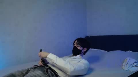 Snapshot of silinti chatting on 12/15/25, 09:46 Silinti online show from 12/15/25, 09:46