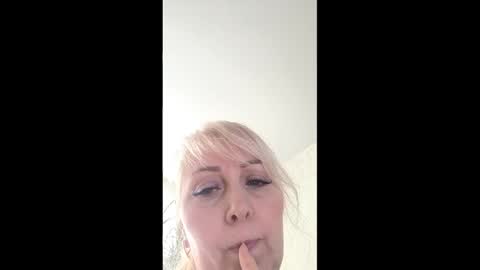 Snapshot of silkblondevip22 chatting on 04/24/26, 09:12 silkblondevip22 online show from 04/24/26, 09:12