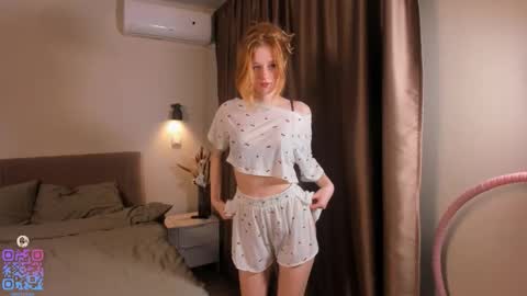 Snapshot of silkencrave chatting on 02/13/26, 09:27 Call me Mia online show from 02/13/26, 09:27