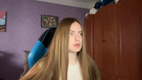 Erica online show from 04/27/26, 11:19