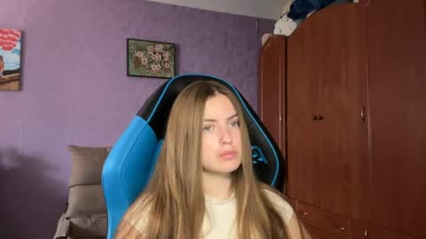 Erica online show from 05/22/26, 07:59