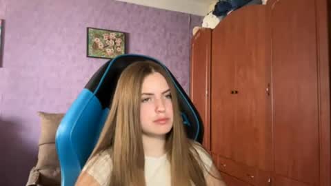 Erica online show from 05/25/26, 12:22