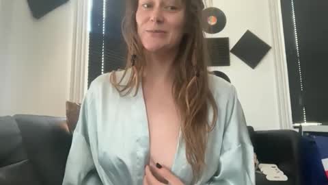 Snapshot of silkwilde chatting on 04/24/26, 03:36 silkwilde online show from 04/24/26, 03:36