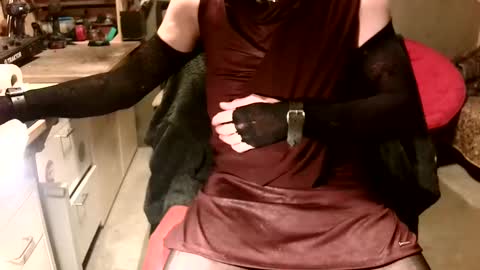 Snapshot of silkynylon77 chatting on 03/04/25, 11:22 tom online show from 03/04/25, 11:22