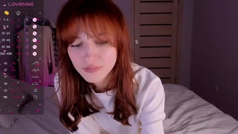 Snapshot of silly___woman chatting on 04/21/26, 08:34 silly___woman online show from 04/21/26, 08:34