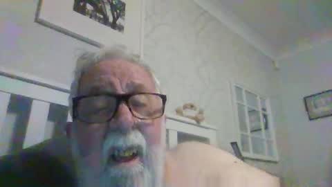 sillyoldman45221063 online show from 04/01/26, 08:50