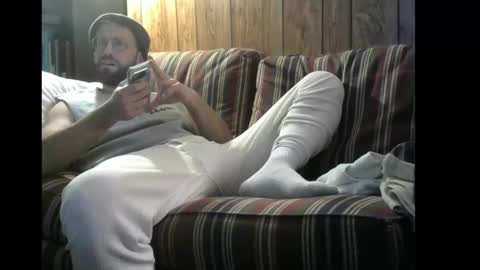 Snapshot of silu1027 chatting on 11/27/25, 06:48 silu1027 online show from 11/27/25, 06:48