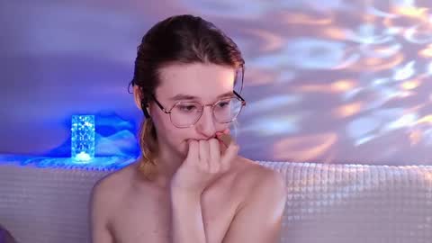 Snapshot of silvadevil chatting on 03/19/26, 06:12 Kate online show from 03/19/26, 06:12