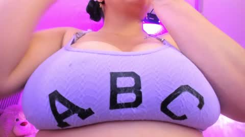 SIlvana  online show from 05/07/26, 01:05