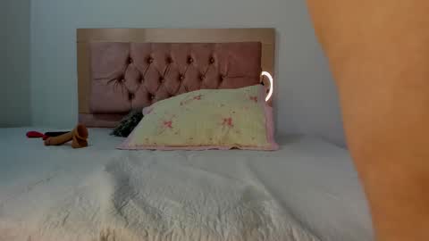 Snapshot of silvana_wenz chatting on 01/18/25, 03:16 Silvana online show from 01/18/25, 03:16