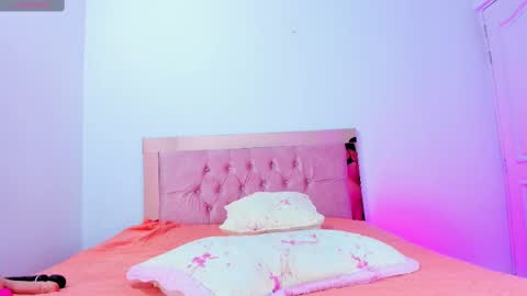 Snapshot of silvana_wenz chatting on 01/28/25, 03:46 Silvana online show from 01/28/25, 03:46